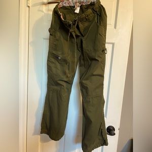 Koi by Kathy Peterson Women's Medium 5-pocket scrub pant